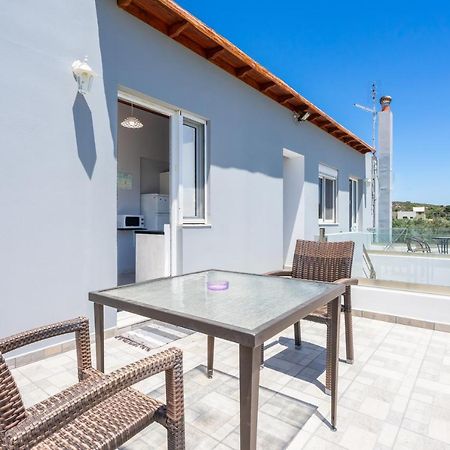 קאליתיאס Aristos Garden Apartments מראה חיצוני תמונה