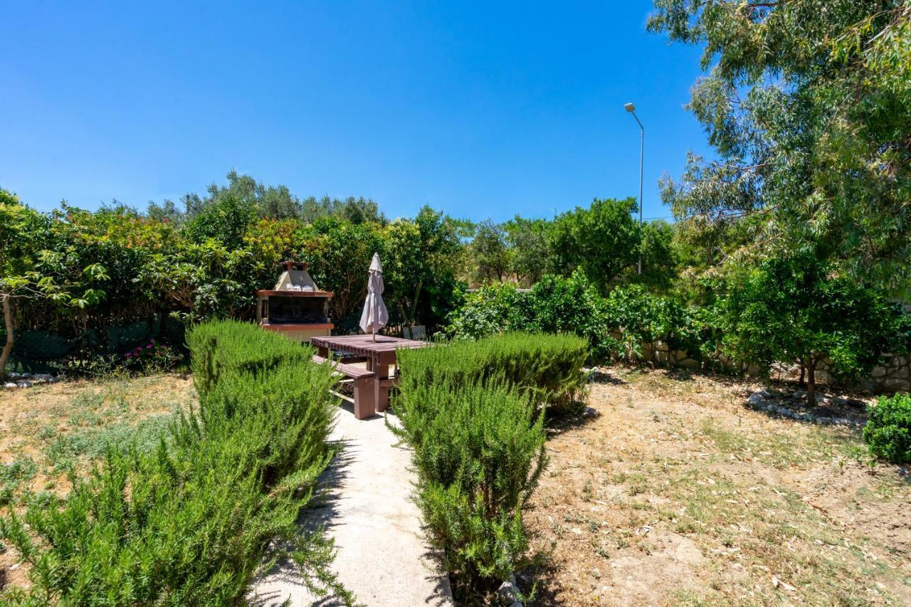 קאליתיאס Aristos Garden Apartments מראה חיצוני תמונה